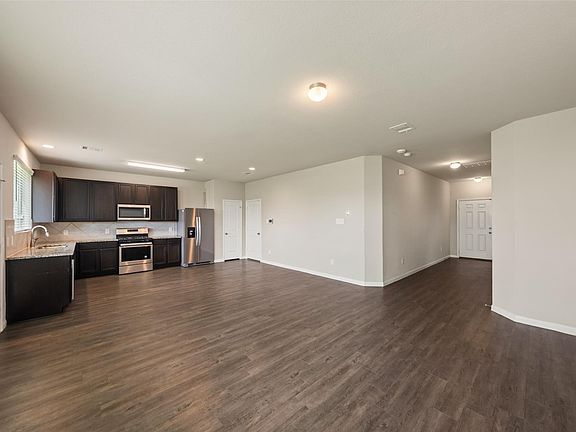 4th image of 3580 Cannon Dr