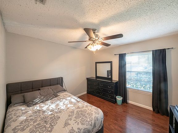 3rd image of 4634 Lamont Ave