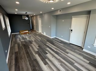 5131 W Roscoe St APT 2, Chicago, IL 60641