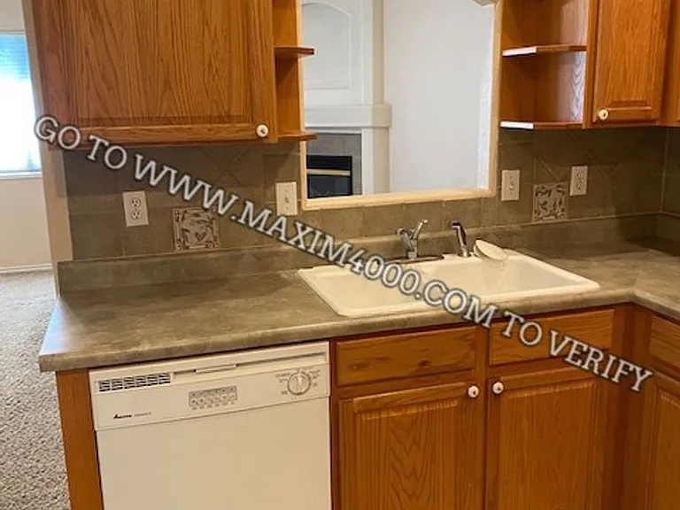 2499 Interlochen Ct #4A — Photo 6
