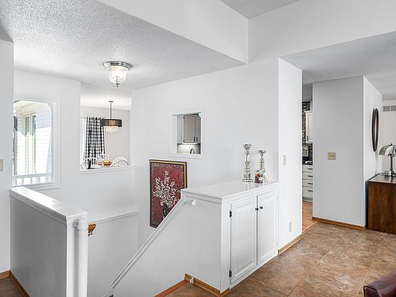 4th image of 2241 N Stoneybrook Ct