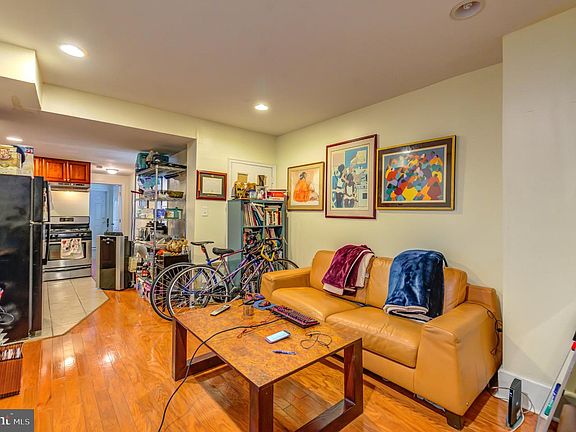 5th image of 327 N Preston St