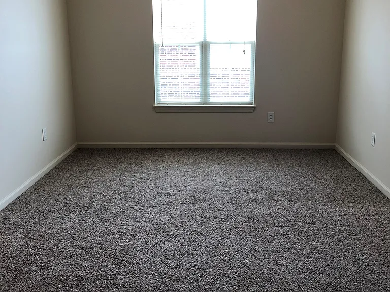 205 NE Hayes Dr — Photo 7