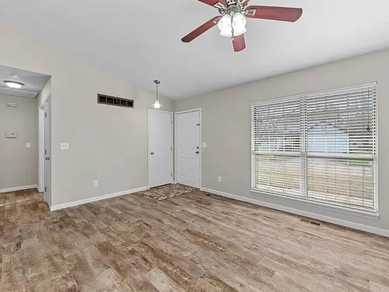 625 Durango Dr — Photo 6