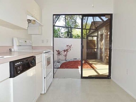 5th image of 3420 Beekman Pl