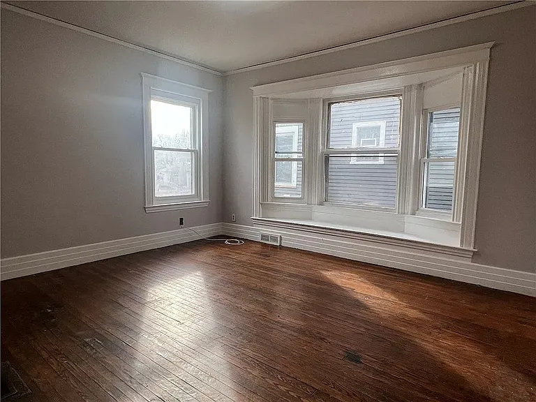 445 Flint St — Photo 7