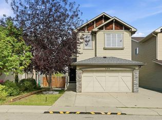 139 S New Brighton Close SE, Calgary, AB T2Z 0H7