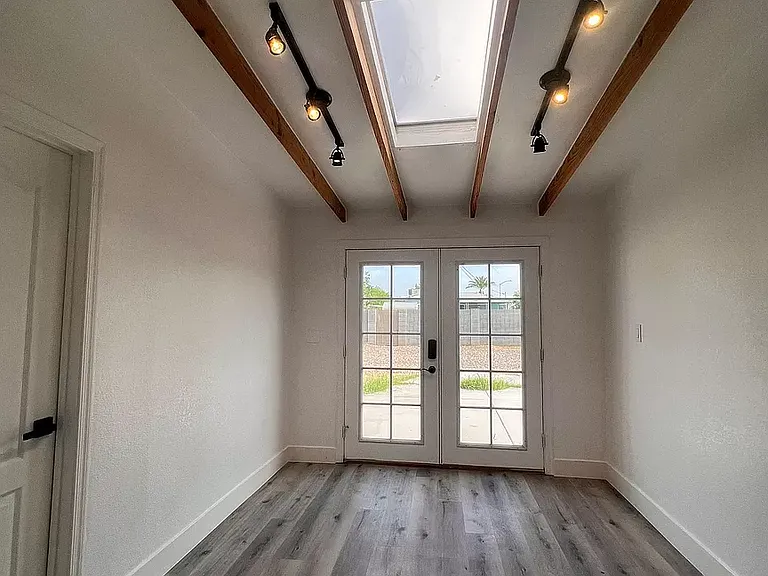 1346 E Almeria Rd — Photo 5