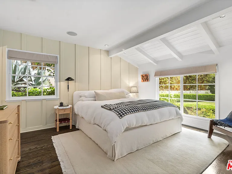 2107 El Roble Ln — Photo 16