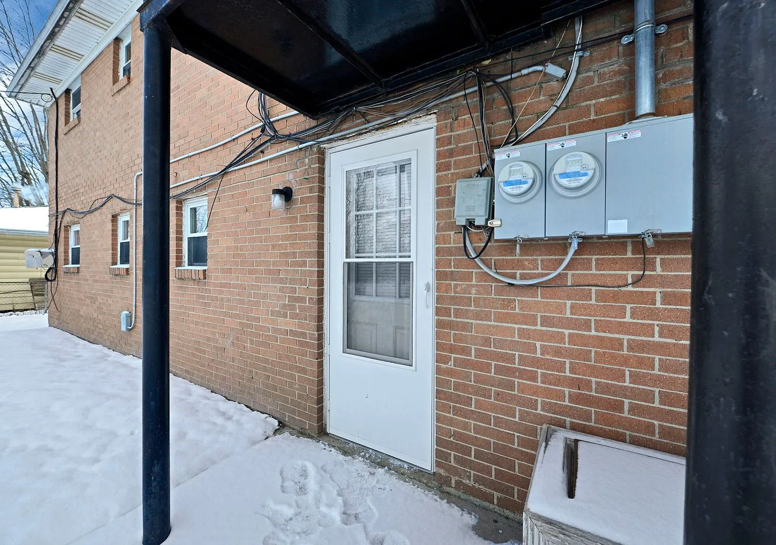 2 bed, 1050 sqft, $899 — Photo 3
