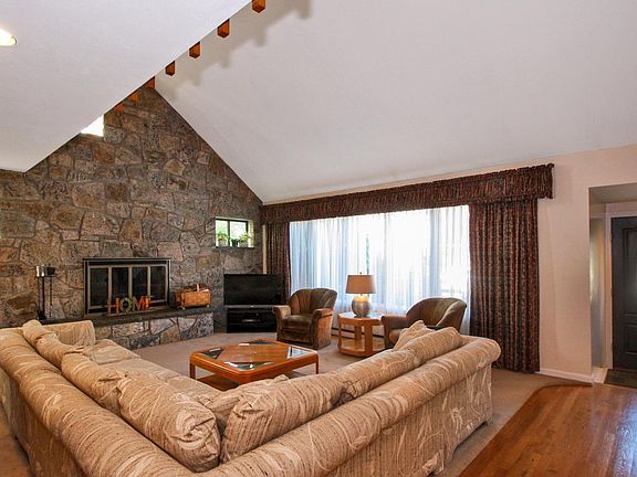 3rd image of 4 Rockwood Ave