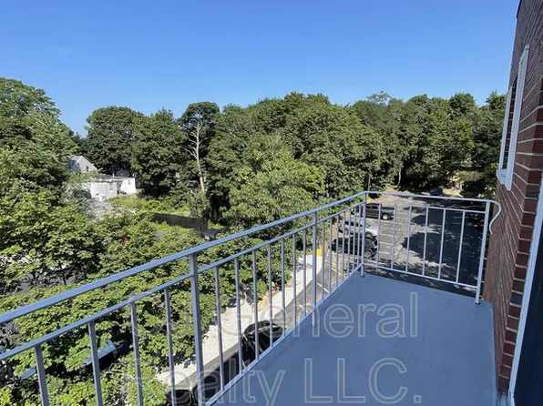 106 Broad St, Weymouth, MA