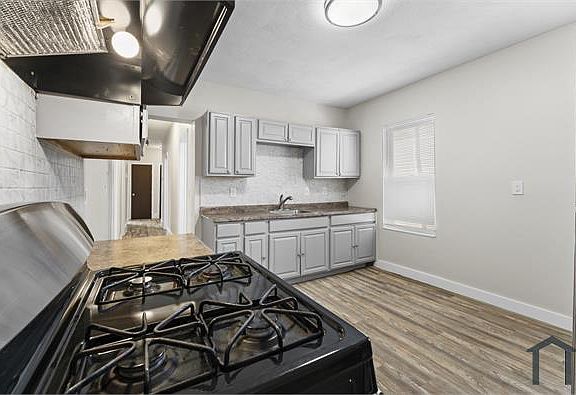 4th image of 69 Kingsdale St APT 1