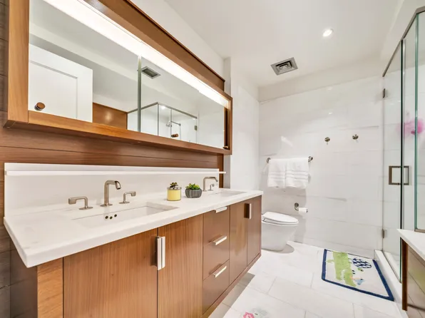 60 Riverside Boulevard image 6 of 21