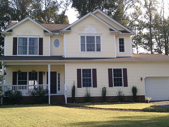 5th image of 215 Cristen Dr