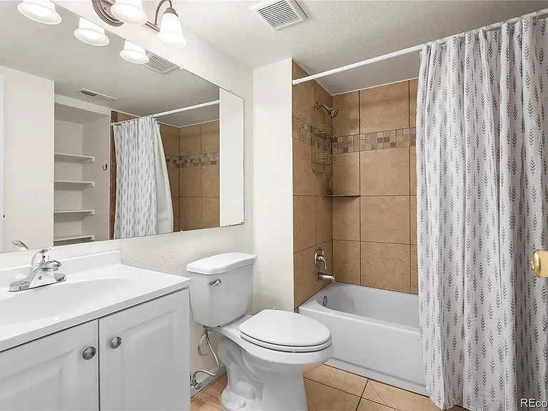 921 S Walden St #105 — Photo 10