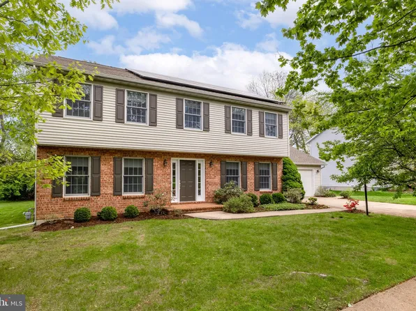 109 Oak Pointe Cir, State College, PA 16801