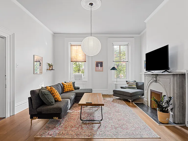 Living Room Photo 2
