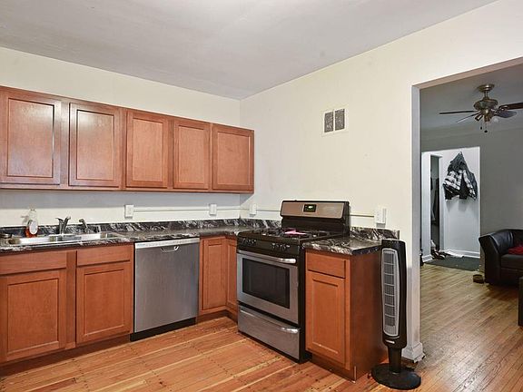 5th image of 4313 Bloomington Ave