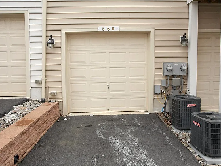 560 Odendhal Ave — Photo 28