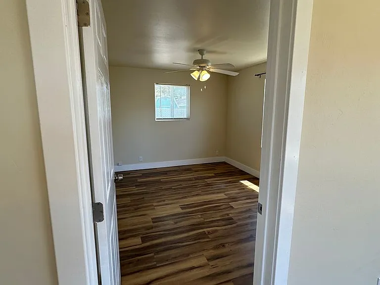 2025 I St — Photo 9