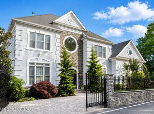 198 Flagg Pl, Staten Island, NY 10304
