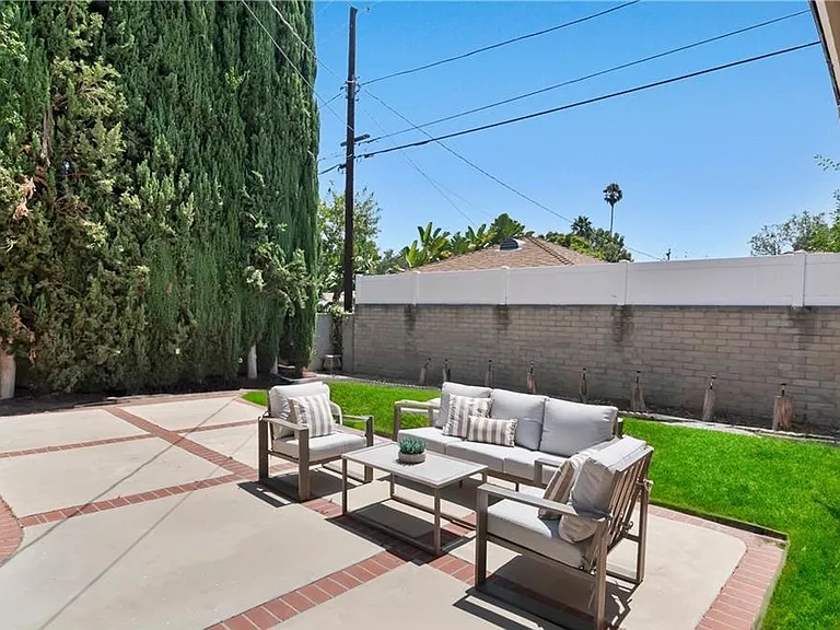 16828 Margate St — Photo 24