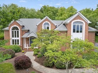 2 Byron Ct, Chester, NJ 07930