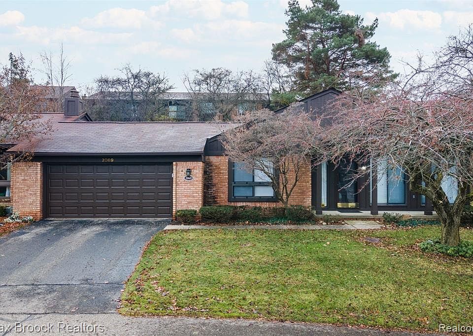 2069 Burgundy St, West Bloomfield, MI 48323 Zillow