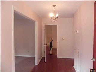 2nd image of 940 Wyndsor Dr