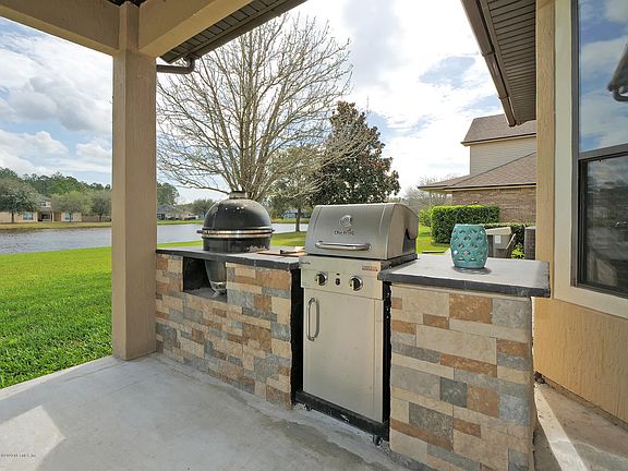5th image of 839 W American Eagle Dr