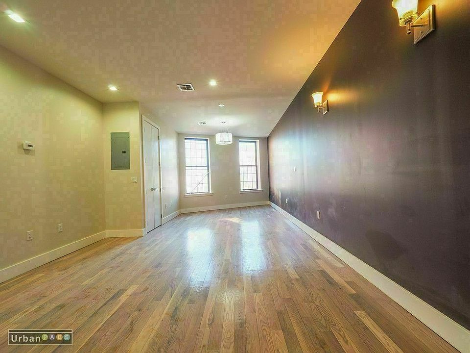 1st image of 146 Evergreen Ave #2A