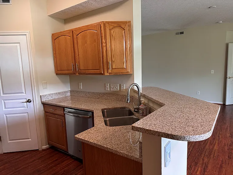 5667 Dockside Dr — Photo 14