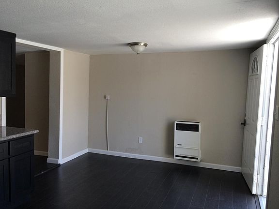 3rd image of 1253 N Rowan Ave