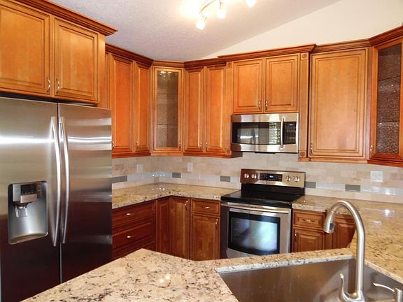 3rd image of 16029 E Edinburgh Dr