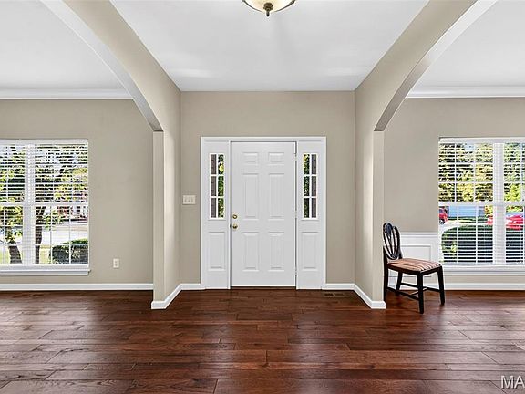 3rd image of 414 Gillham Ct