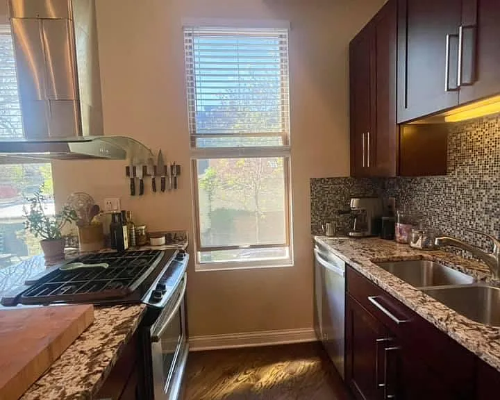 1101 N Winchester Ave #2R — Photo 4