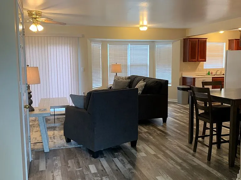 100 Hickory Ridge Dr — Photo 5