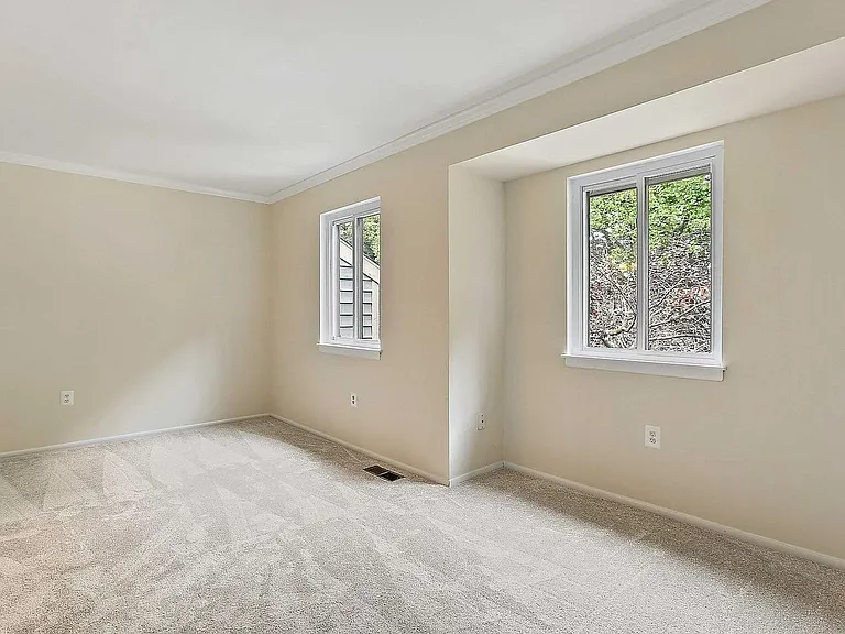 7008 Sherwood Rd #36 — Photo 17
