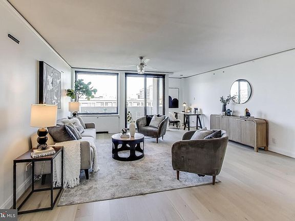 4th image of 490 M St SW APT W802