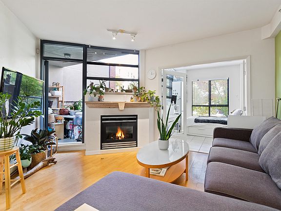 4th image of 2228 Marstrand Ave #209