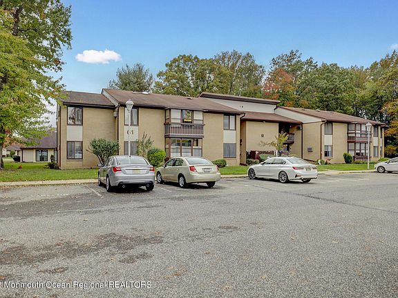 2nd image of 61 Amberly Dr Unit D