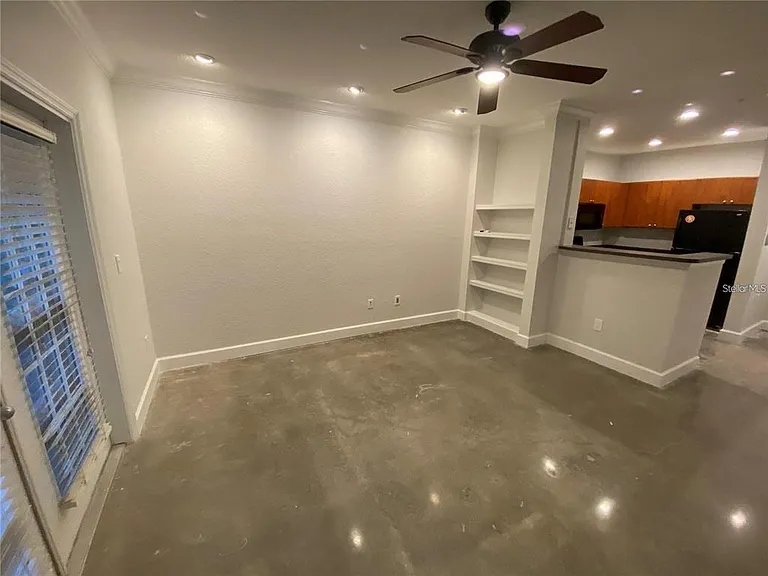304 E South St #1020 — Photo 17