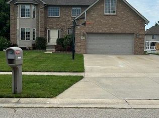 3956 Arlington Ave, Fort Gratiot, MI 48059