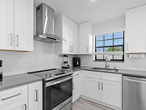 3rd image of 1713 Roy Drive