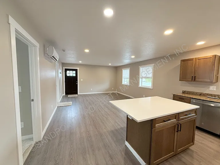 505 Cedar St — Photo 10