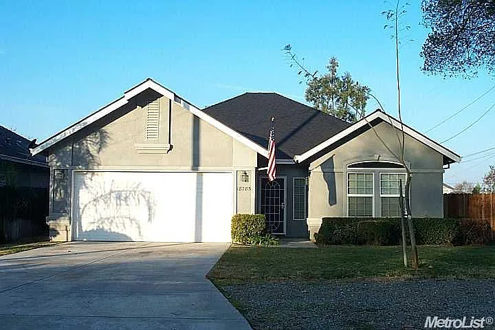 18785 Olive St photo 1