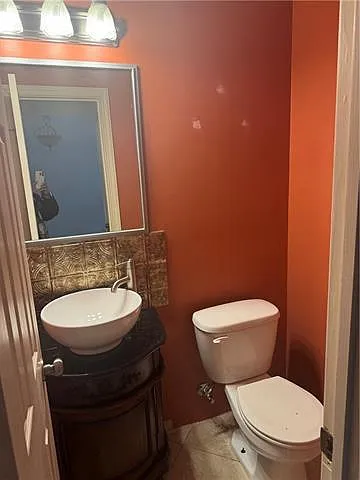 523 Burgundy St #1 — Photo 17