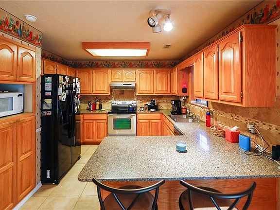 4th image of 941 N 54th Ave