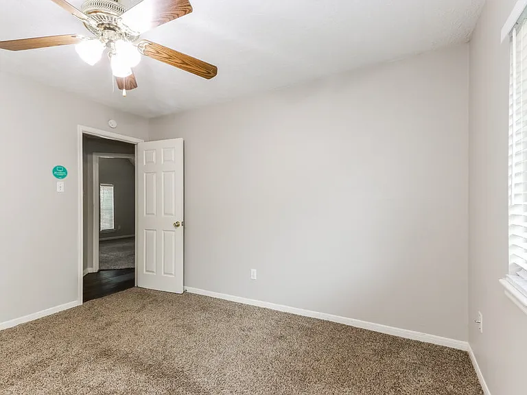 18622 Sandelford Dr — Photo 15